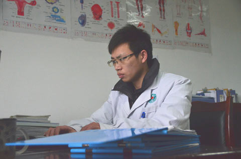 “治愈系”的候醫生：常常去幫助 總是去安慰